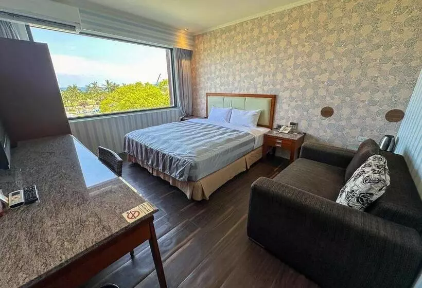 Fair Tale Motel   Sea