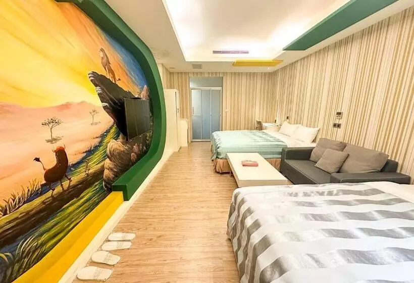 Fair Tale Motel   Sea
