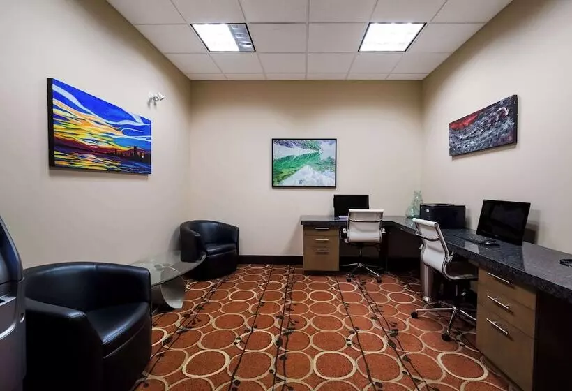 בית מלון כפרי 11, Mod A Sonesta Collection