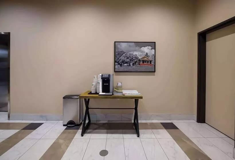 בית מלון כפרי 11, Mod A Sonesta Collection