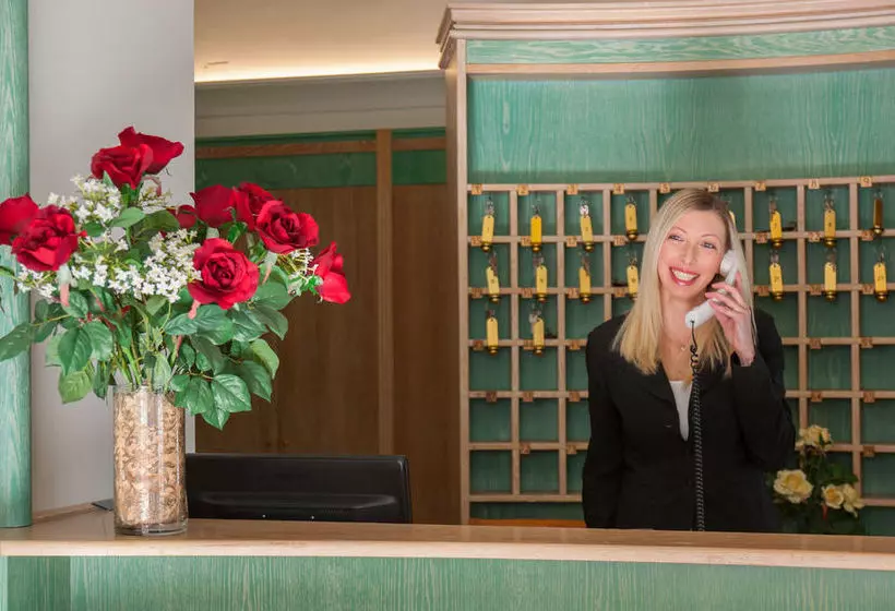 هتل Antica Masseria Li Sauli