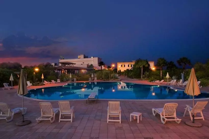 هتل Antica Masseria Li Sauli