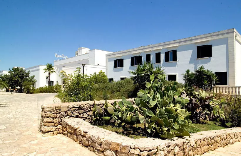 هتل Antica Masseria Li Sauli