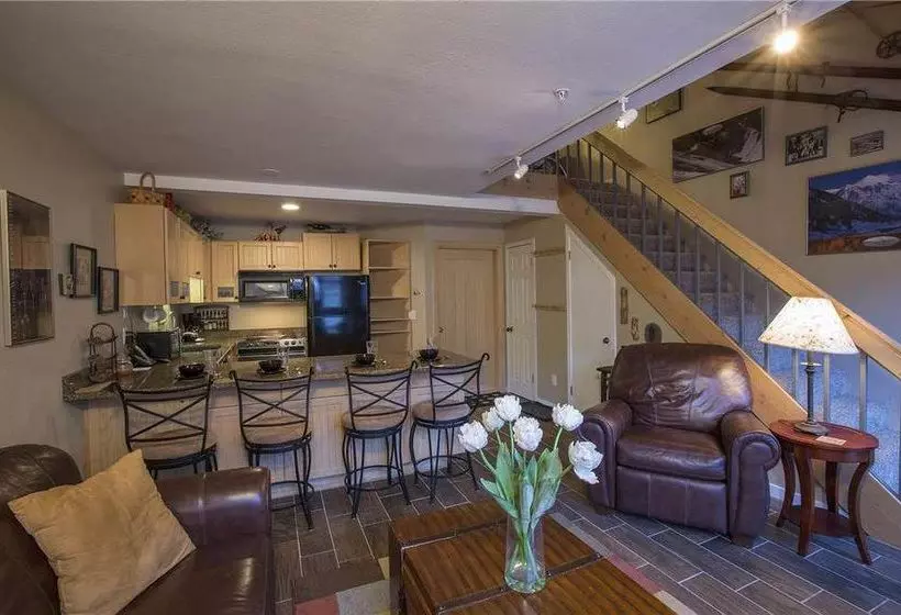 ホテル Columbia Place Condominium