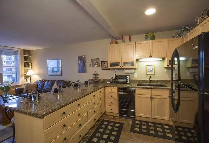 ホテル Columbia Place Condominium