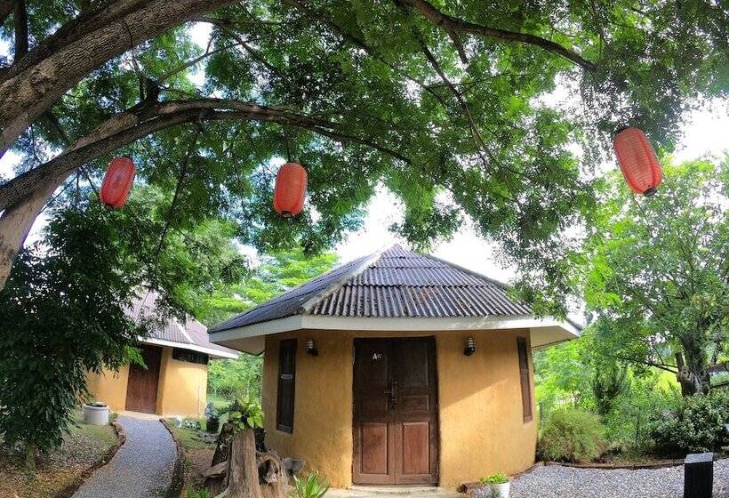 בית מלון כפרי Naracha Resort