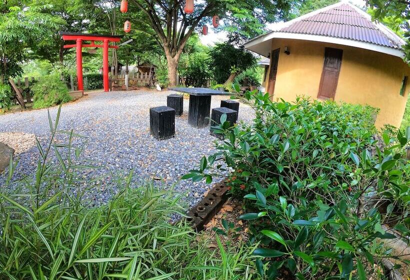 בית מלון כפרי Naracha Resort