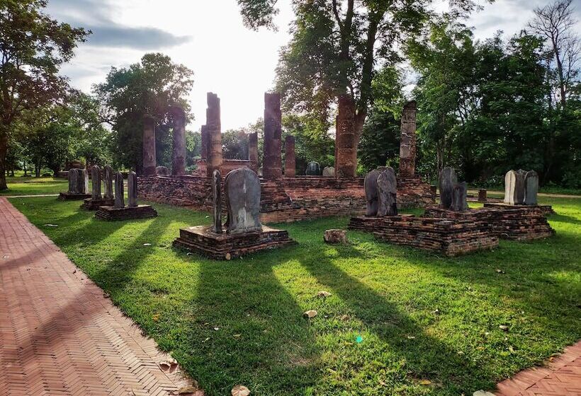 בית מלון כפרי Naracha Resort