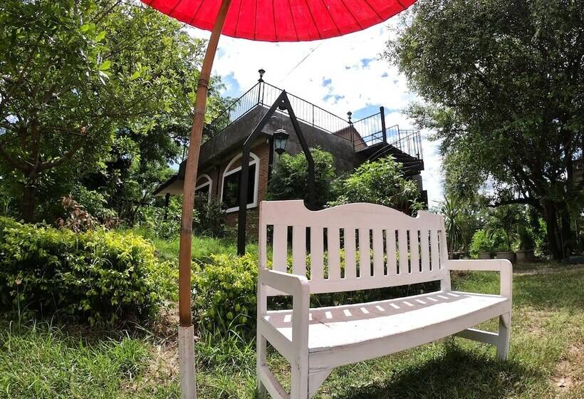 בית מלון כפרי Naracha Resort