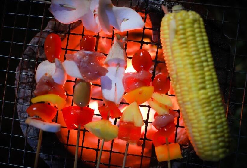 בית מלון כפרי Naracha Resort