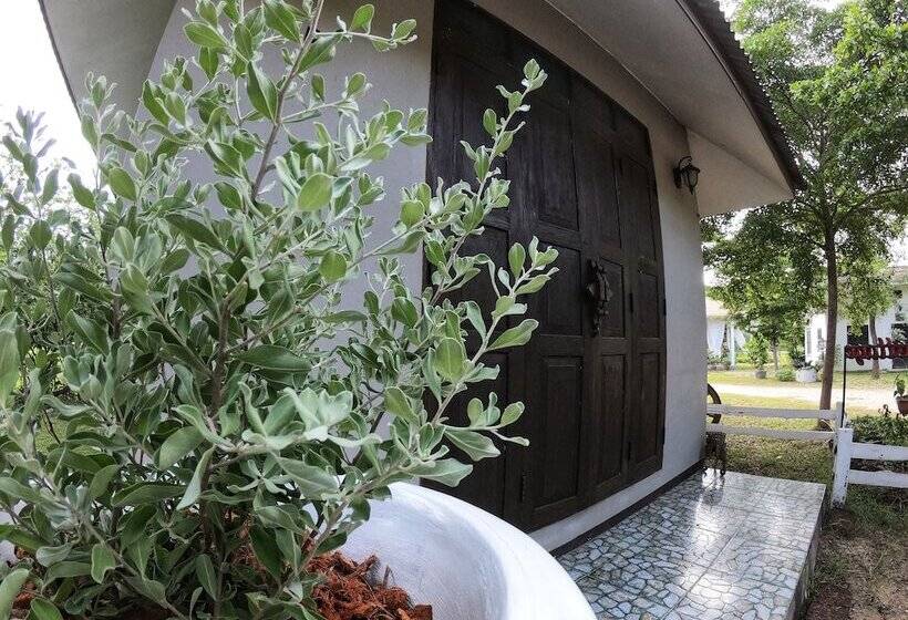 בית מלון כפרי Naracha Resort