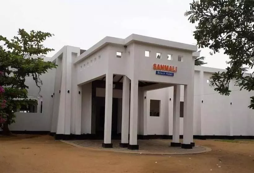Hotel Sanmali Beach