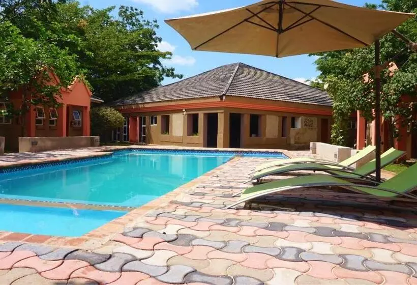 هتل Tasha Lodge And Tours