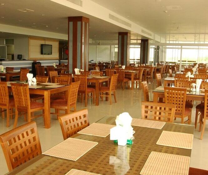 هتل Uniland Golf & Resort