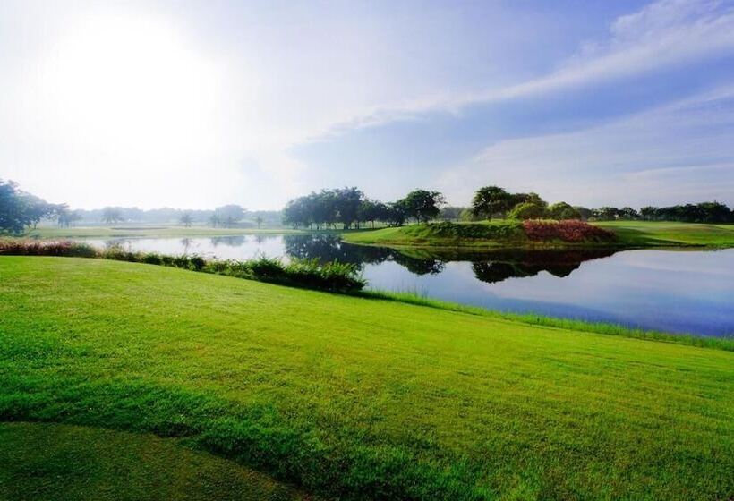 هتل Uniland Golf & Resort