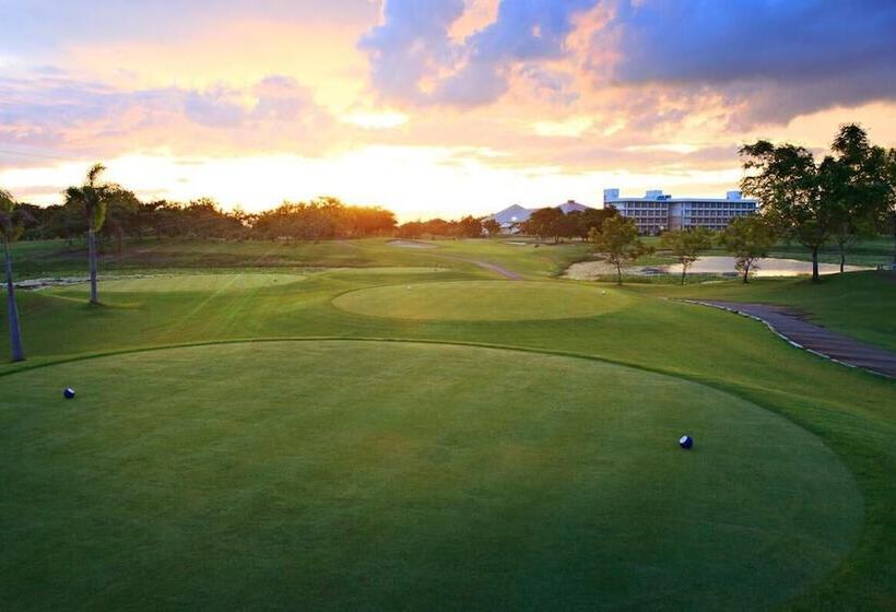 هتل Uniland Golf & Resort