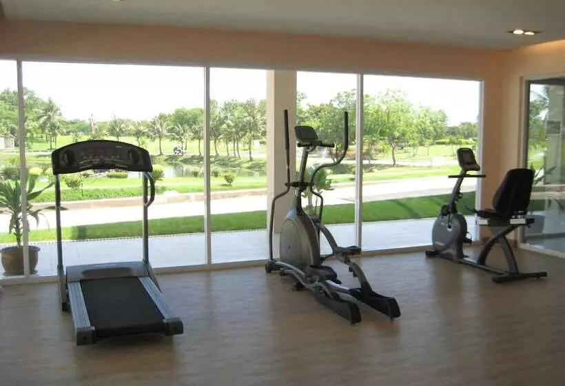 호텔 Uniland Golf & Resort