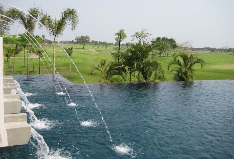 هتل Uniland Golf & Resort