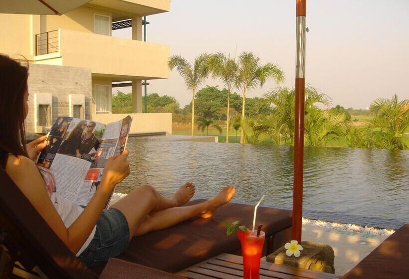 هتل Uniland Golf & Resort