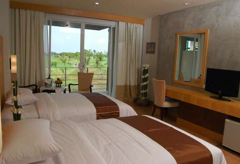 هتل Uniland Golf & Resort