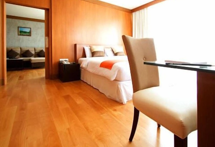 هتل Uniland Golf & Resort