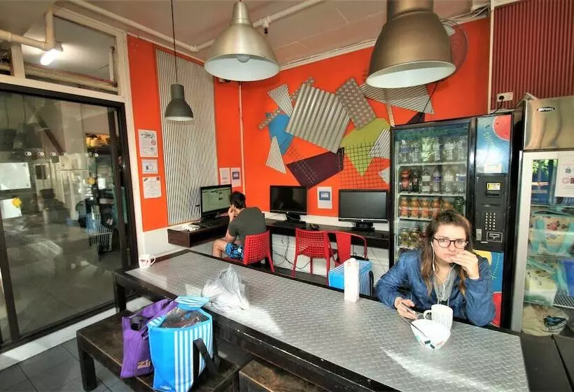 فندق صغير Original Backpackers