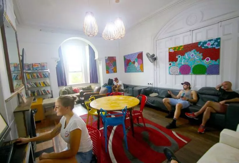 فندق صغير Original Backpackers