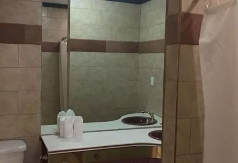 تختخواب و صبحانه Driftwood Gardens