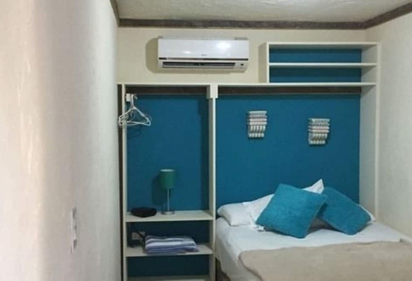 تختخواب و صبحانه Driftwood Gardens