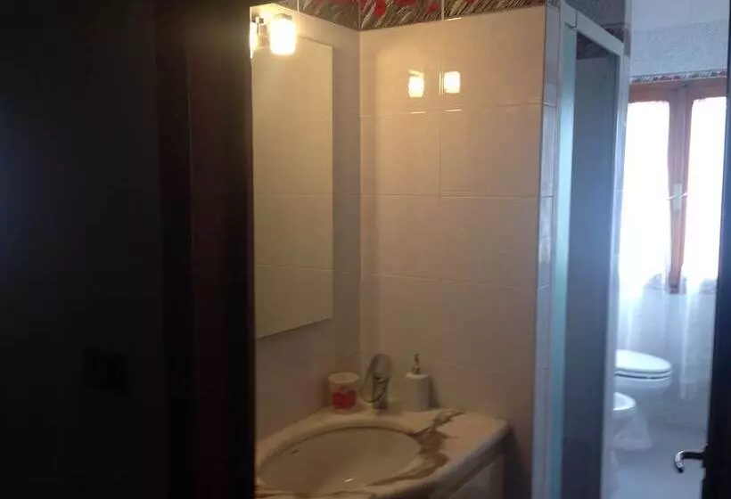 Aamiaismajoitus (B&B) Podere Di Valli