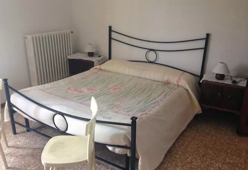 Aamiaismajoitus (B&B) Podere Di Valli