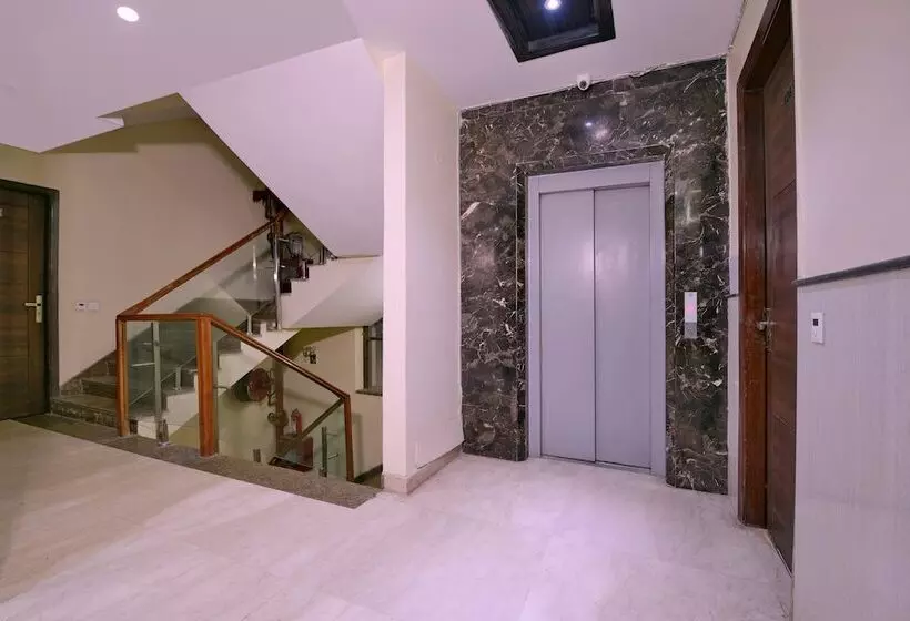 فندق Fabexpress Lotus Palace