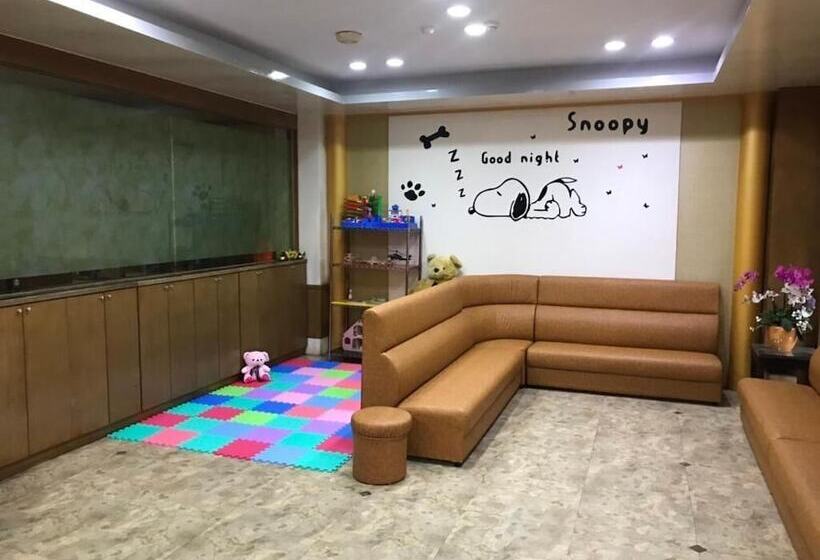 هتل Funhouse Hsinchu