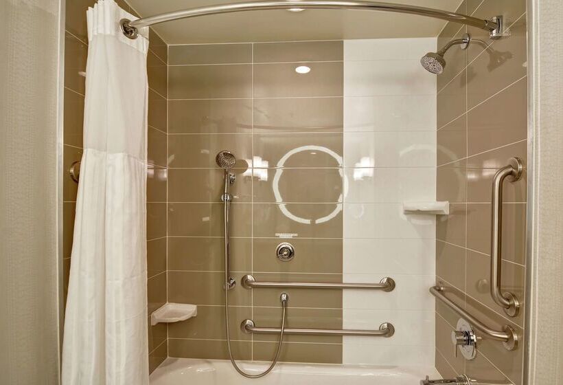 فندق Hilton Garden Inn Raleigh /crabtree Valley