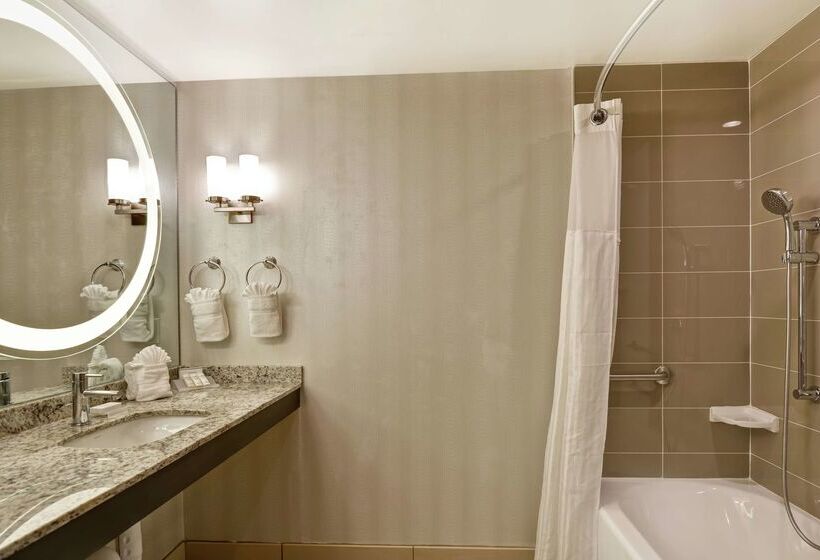 فندق Hilton Garden Inn Raleigh /crabtree Valley