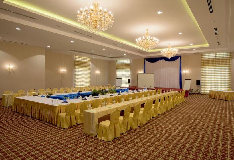 هتل Horizon Lake View Resort