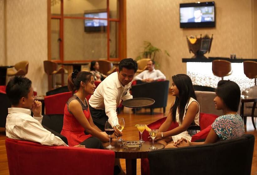 هتل Horizon Lake View Resort