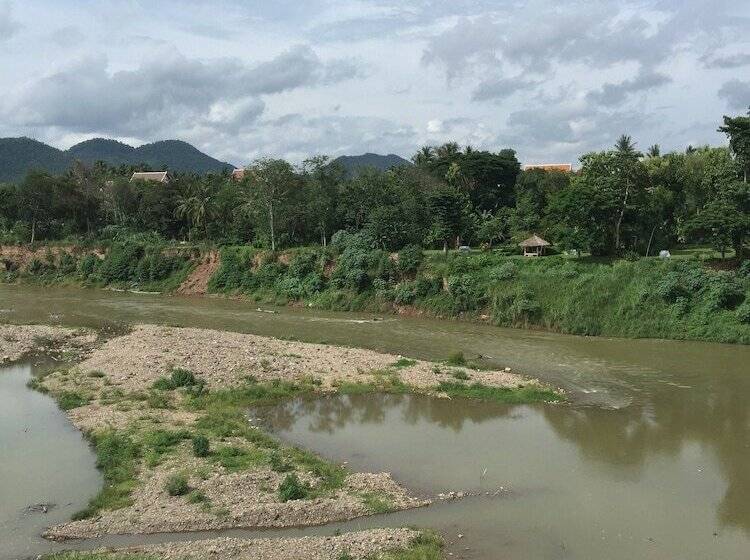 ホテル Merry Riverside