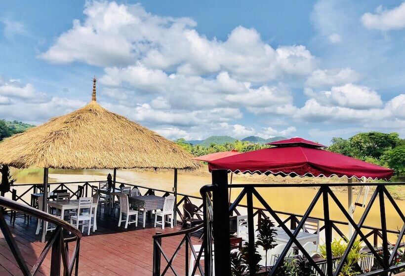 ホテル Merry Riverside