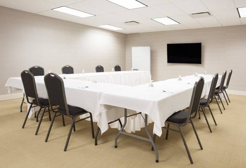 Radisson Hotel Edmonton Airport