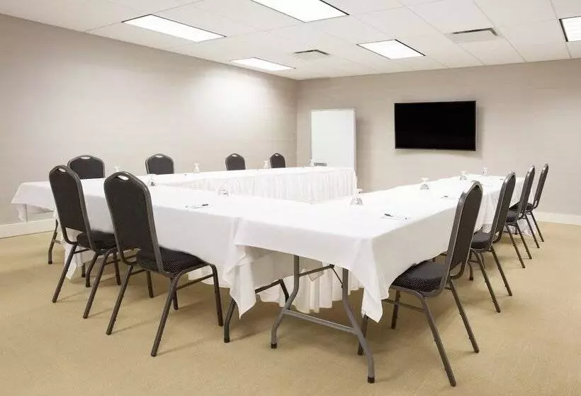 Radisson Hotel Edmonton Airport