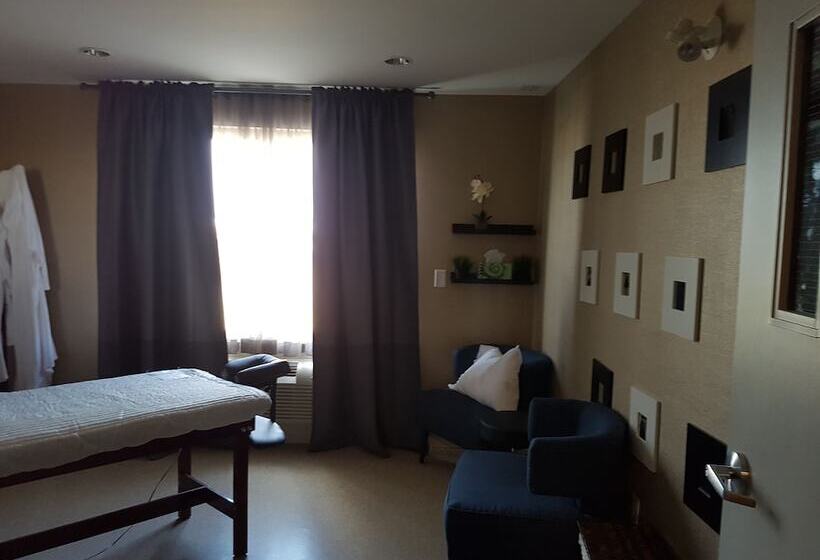 Radisson Hotel Edmonton Airport