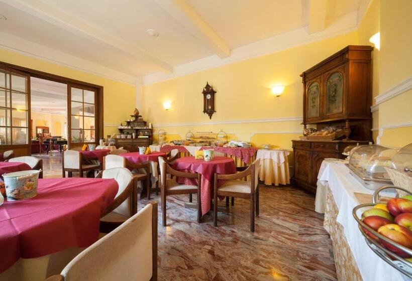 Отель Ricordo Du Parc