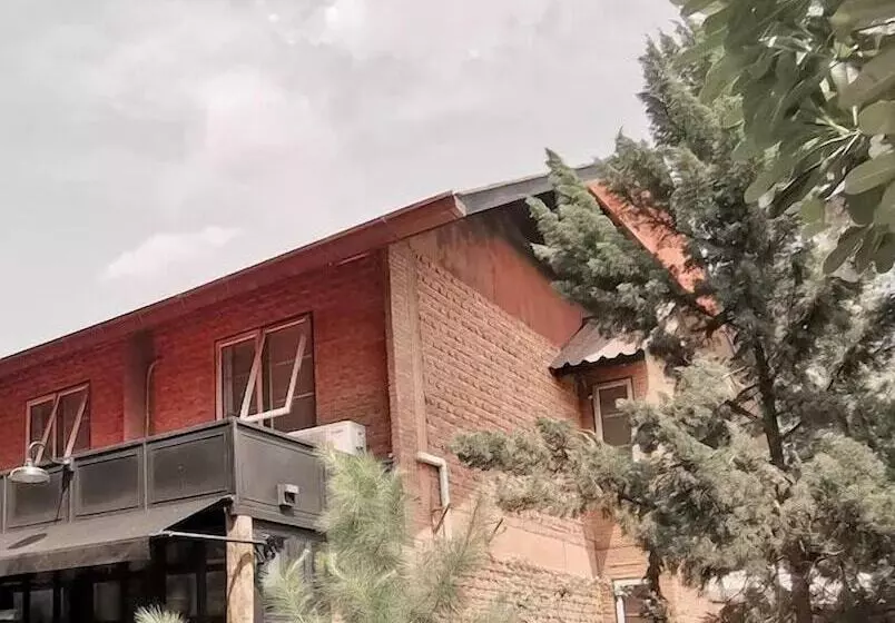 酒店 Srinual Lodge