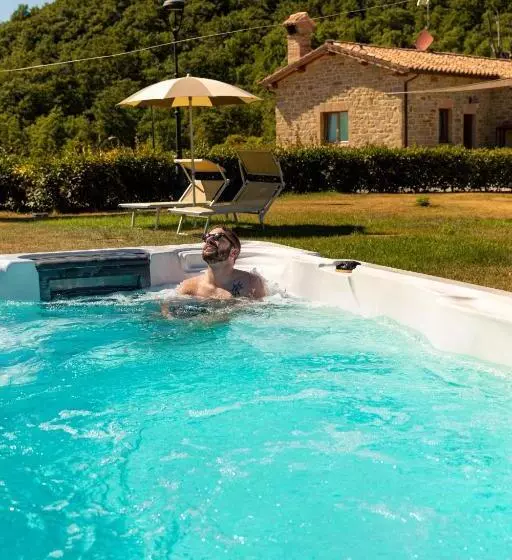 هتل Tenuta Borgo Santa Cecilia