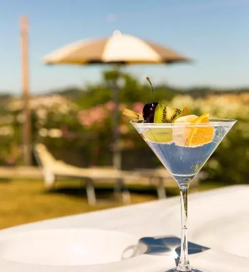 هتل Tenuta Borgo Santa Cecilia