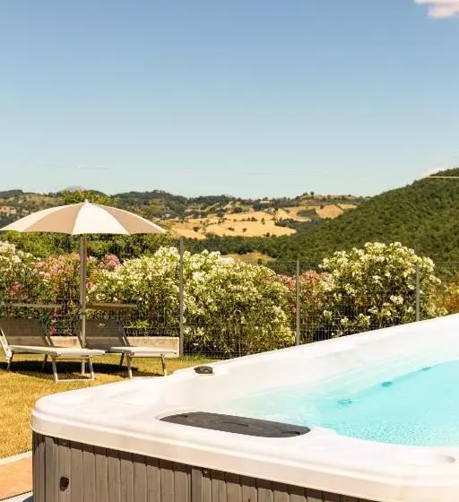 هتل Tenuta Borgo Santa Cecilia