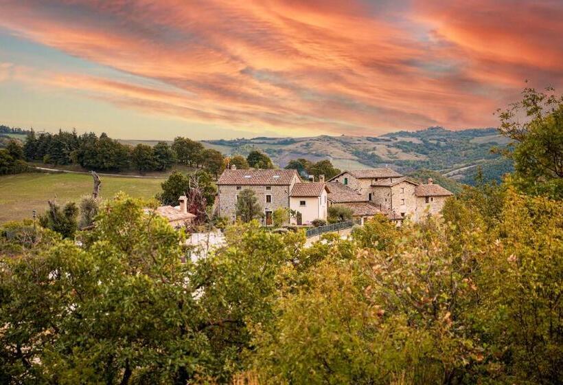 Отель Tenuta Borgo Santa Cecilia