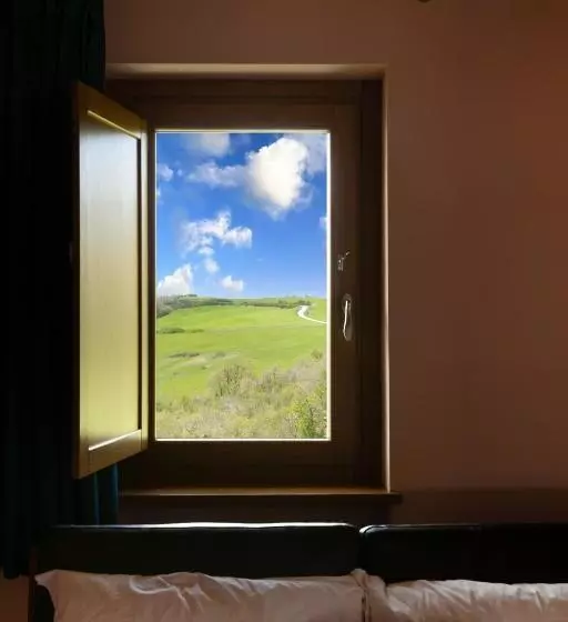 هتل Tenuta Borgo Santa Cecilia