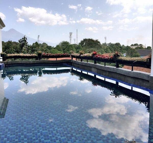 The Sahira Hotel Syariah